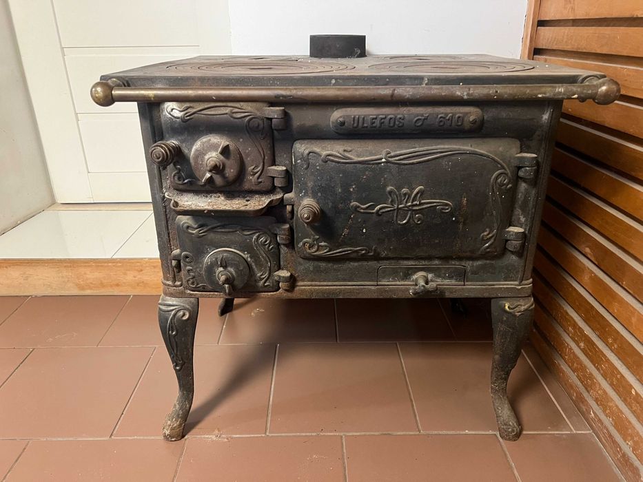 kuchenny żeliwny zabytkowy piec