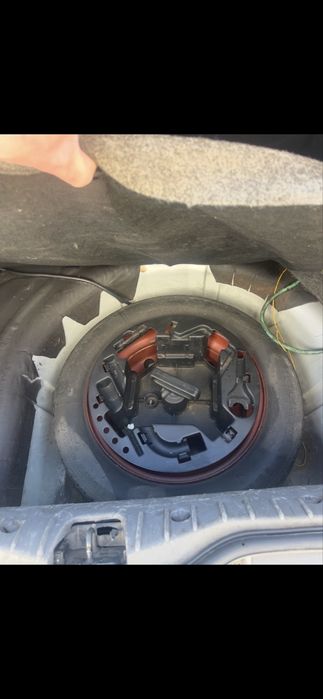 Авто Alfa romeo .