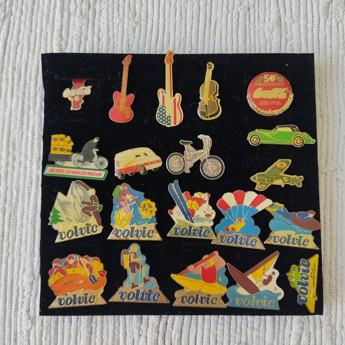 20 pins antigos para coleção