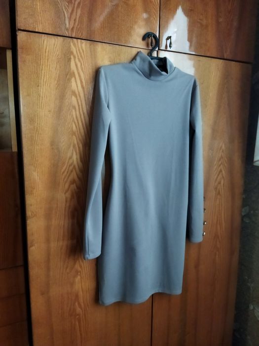 Коротке жіноче плаття