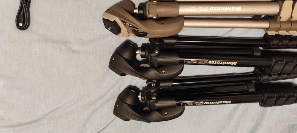 Tripés Manfrotto Compact Series (Modelos MKC3-H01 e MKC3-H02) – Como Novos!