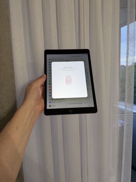 Продам iPad 9 (9-го покоління) 64GB LTE + Wi-Fi MDM