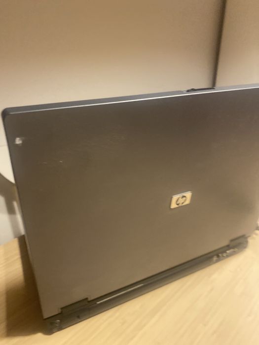 Computador antigo windos 7 tecla N desencaixada,bateria viciada