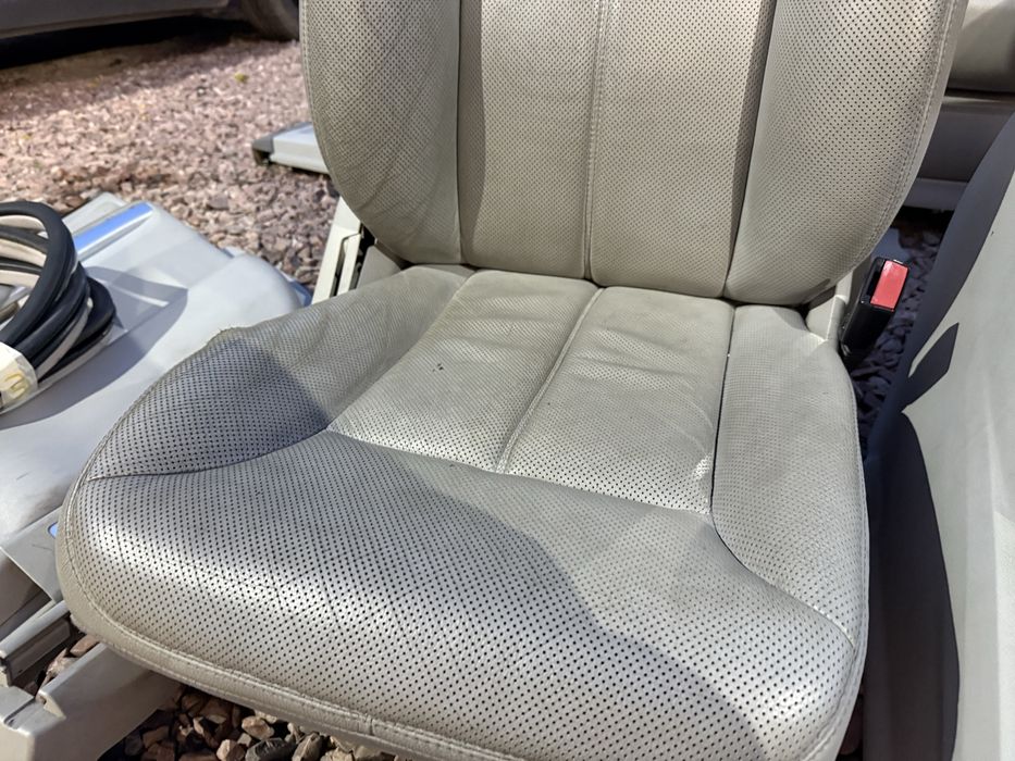 Салон Mercedes GL W164 сідушки карти шкіра комплект