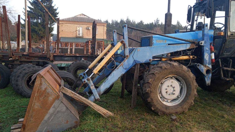 трактор колісний МТЗ 1221