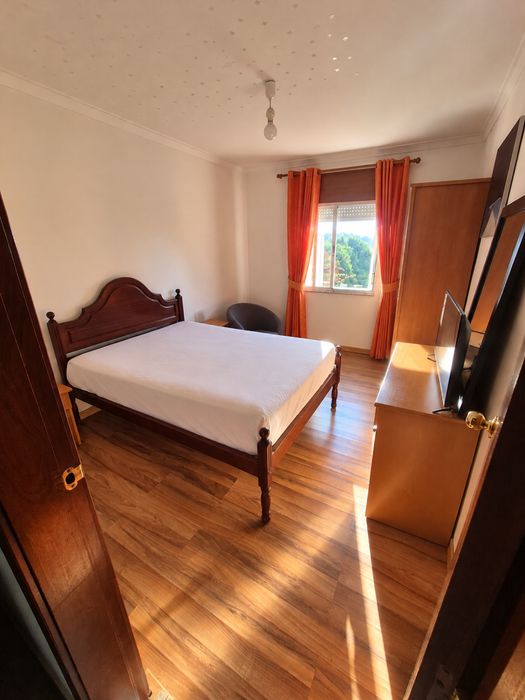 Alugo quarto em Vialonga