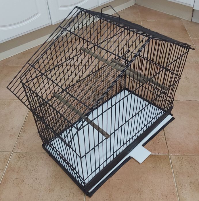 GAIOLA PARA AVES MÉDIO PORTE. Casa,Sala,Varanda,Quarto,Garagem,etc.