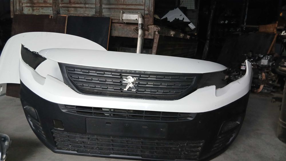 Frente para a Peugeot Partner de 2023