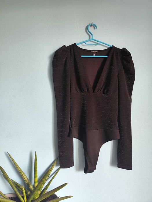 Czarne body amisu XS z srebrną nitką eleganckie