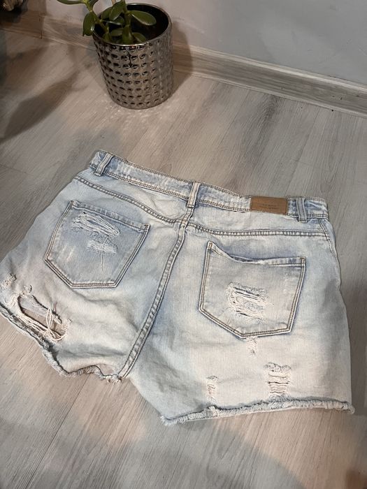 spodenki jeansowe