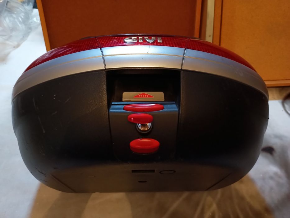 Top case Givi V46 + base monokey