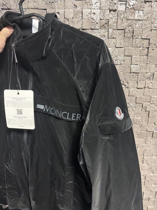 Чоловіча Вітровка Moncler розмір XL