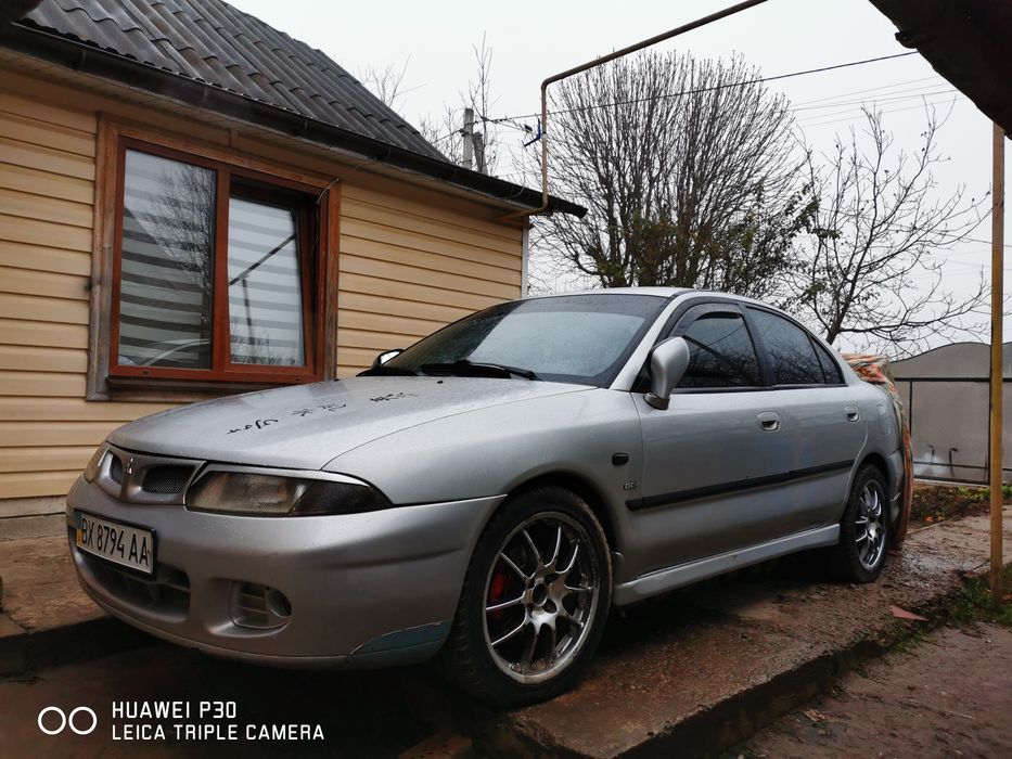Mitsubishi Carisma 1,8 бензин