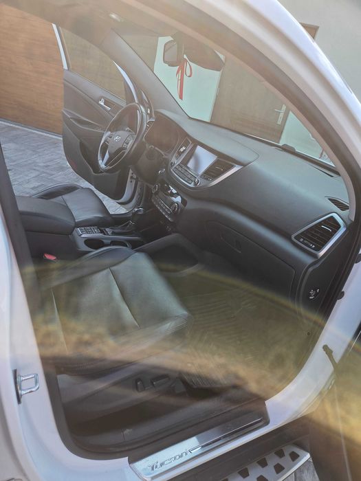 HYUNDAI TUCSON 1.7 CRDi 141 km automat 7DCT | Full opcja | Kamera | Skóra | Navi | 2017