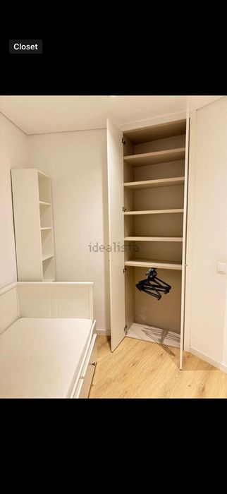 Quarto para alugar nos Anjos