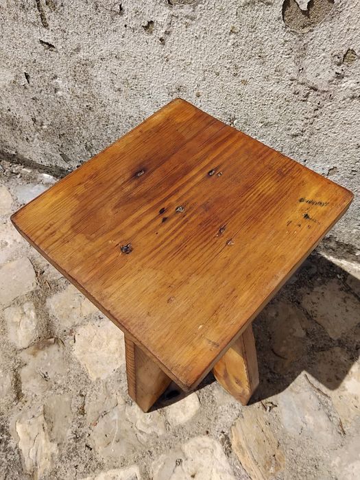 Banco rústico em madeira