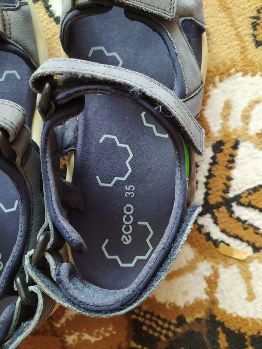 Продам на хлопчика босоніжки