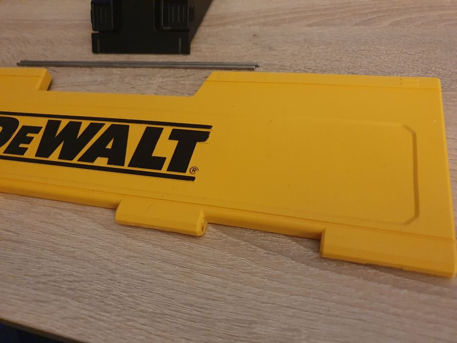 Dewalt DWST1-75663 Klapa górna oraz klapa baterii