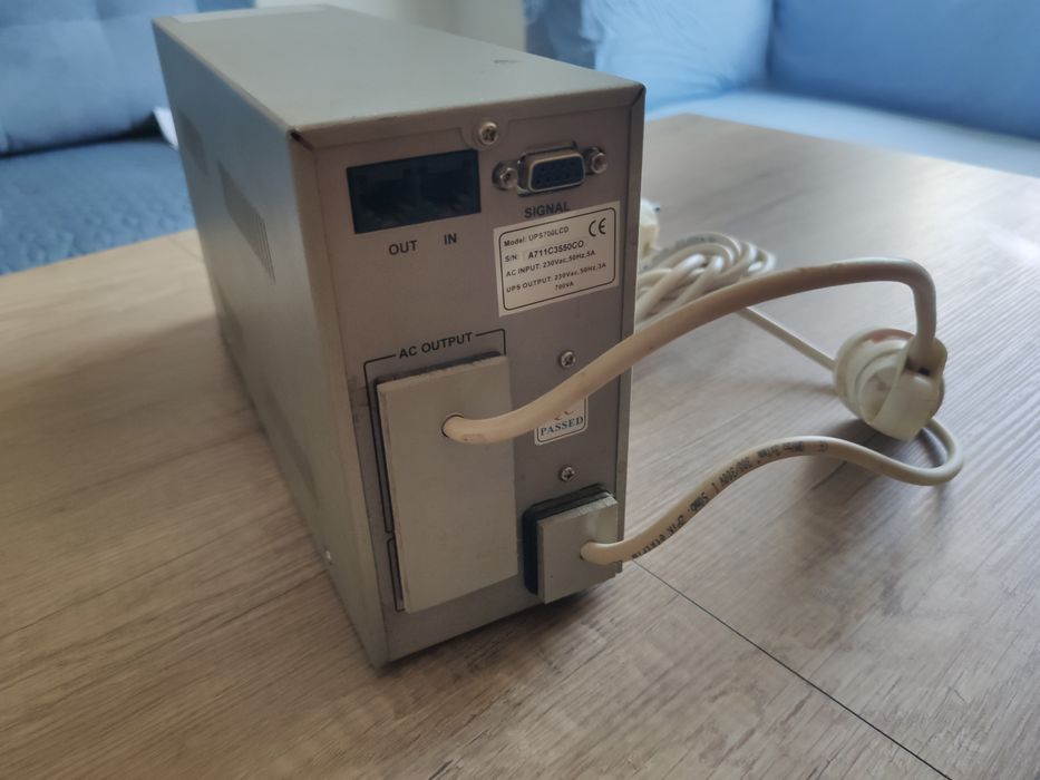 UPS FI Lupis 700 LCD USB 600W do komputera i nie tylko