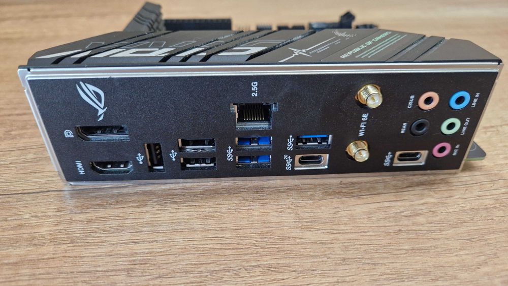 Płyta główna Mini ITX ASUS ROG STRIX B760-I GAMING WIFI box gw  535819