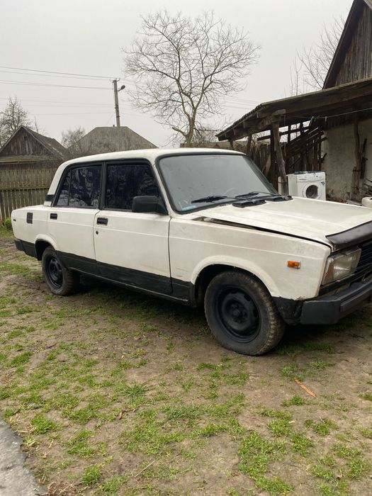 Продам ваз 2105 1,5 бензин