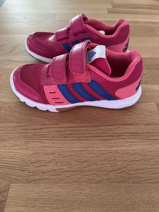 Tenis Adidas menina N•29