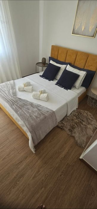 Cama semi - nova