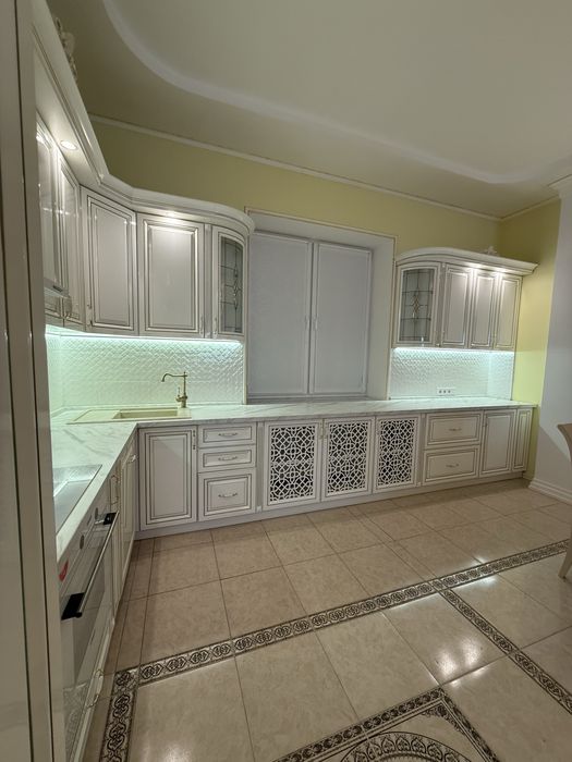 Аренда шикарного дома на Звиренецкой,Печерск,Посольства,бассейн,камин