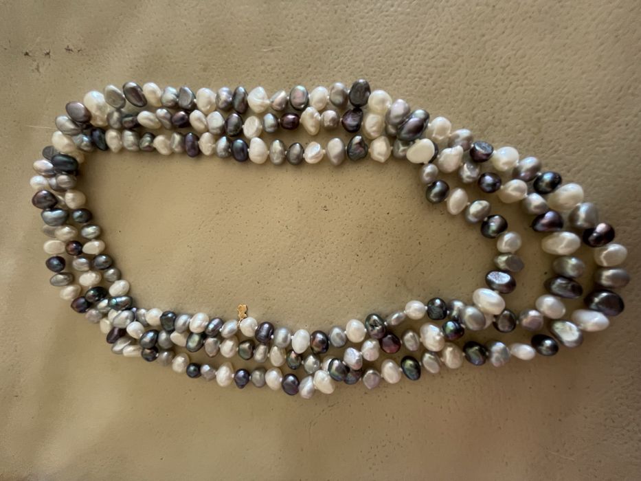 Colar e pulseira Tous de pérolas branco e cinza