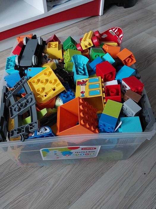 Lego Duplo kilka zestawòw w tym tory