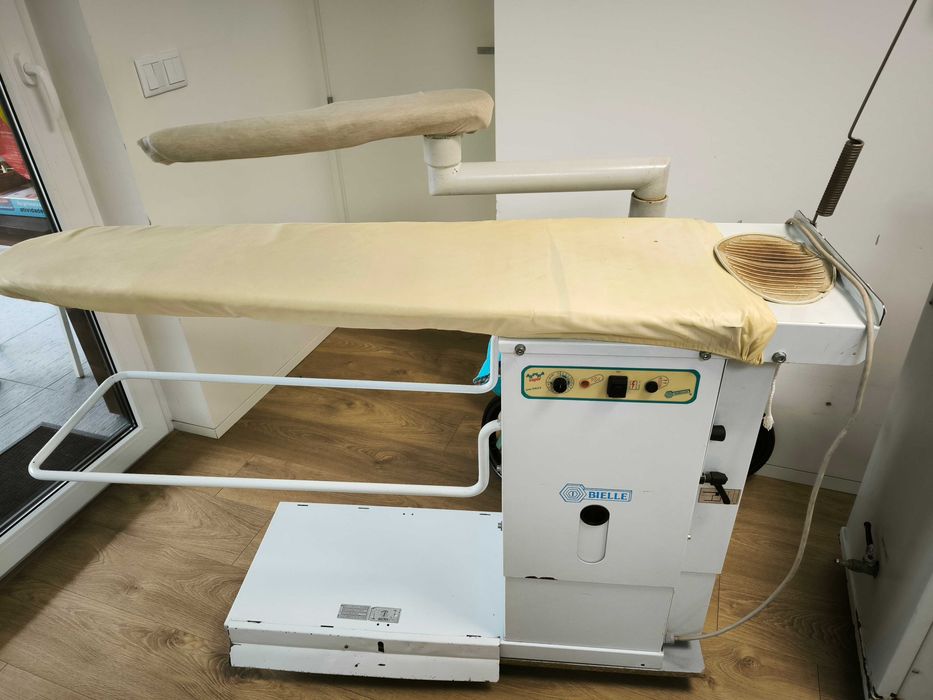 tábua de passar a ferro com caldeira e 2 ferros - industrial