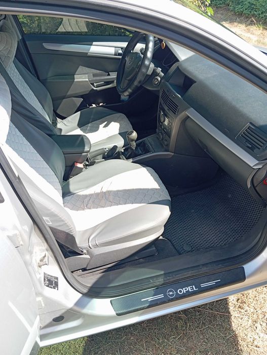 Опель Астра Н універсал 2005