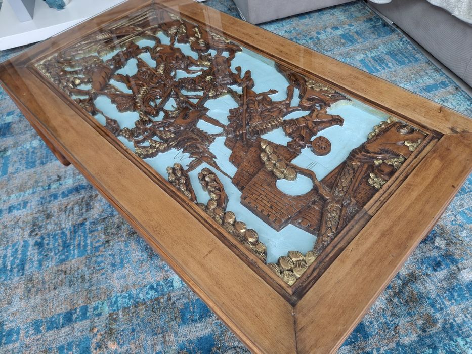 Mesa de madeira restaurada