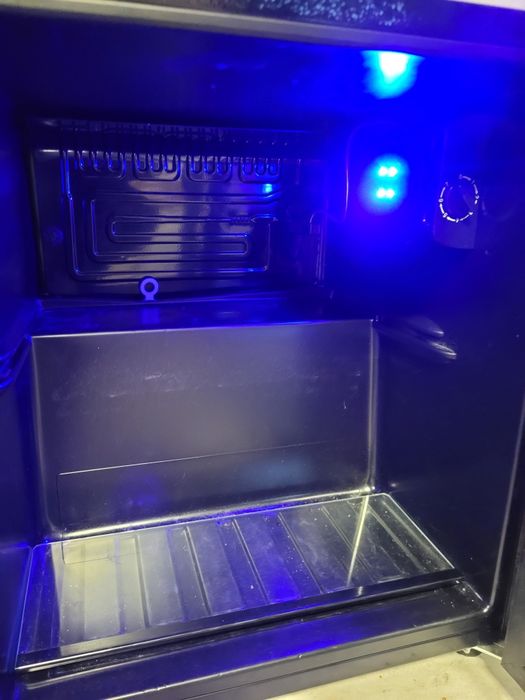 Mała lodówka schładzarka