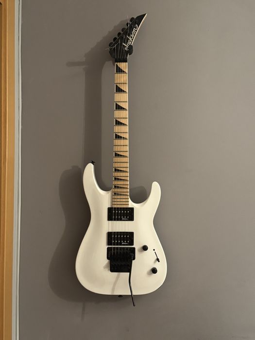Jackson JS Series Dinky Arch Top JS32 DKA-M Snow White