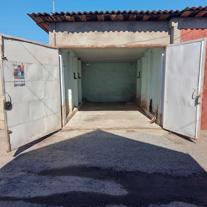 Продам гараж м.Рівне вул.Дворецька 129б