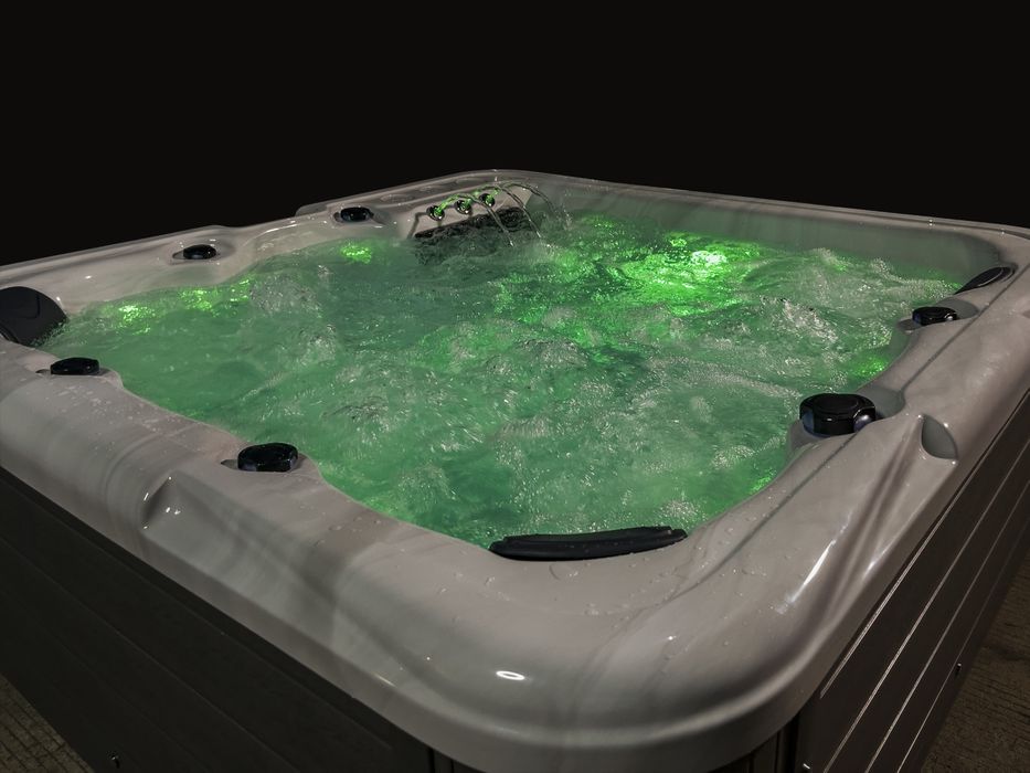 Wanna Ogrodowa Detroit Waterwave