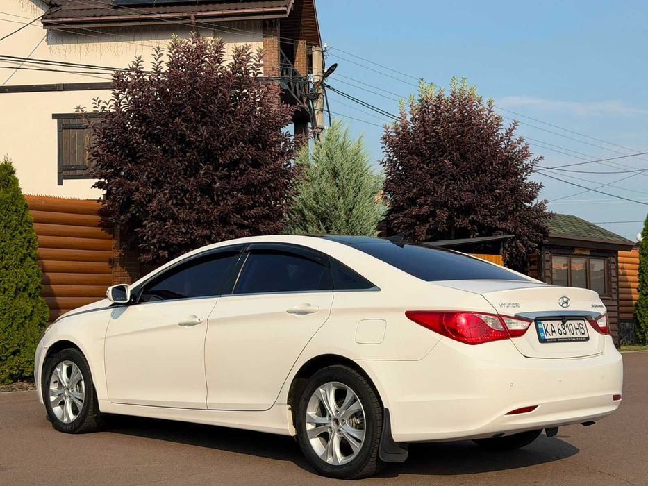 Hyundai Sonata 2011