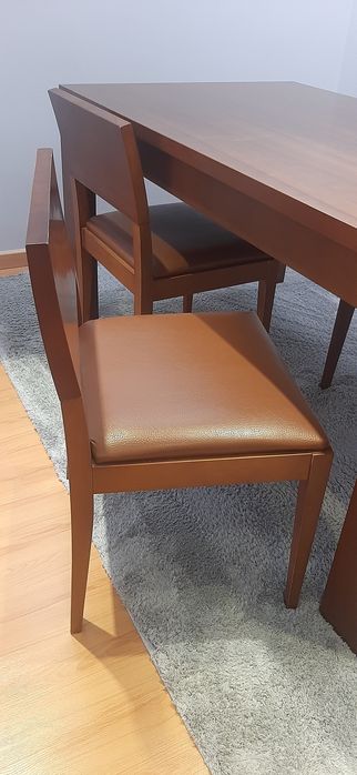Mesa Extensível com 3 Cadeiras