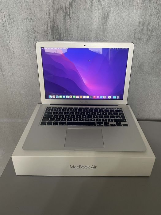 MacBook Air kompletny z pudełkiem 8 GB ram/SSD, oryginalny zasilacz Apple.