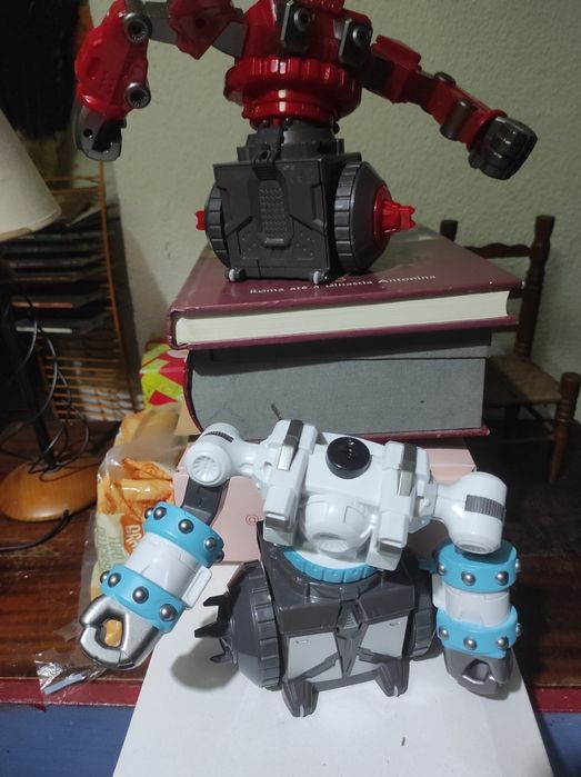 2 robot LEGO e 1 tartaruga ninja