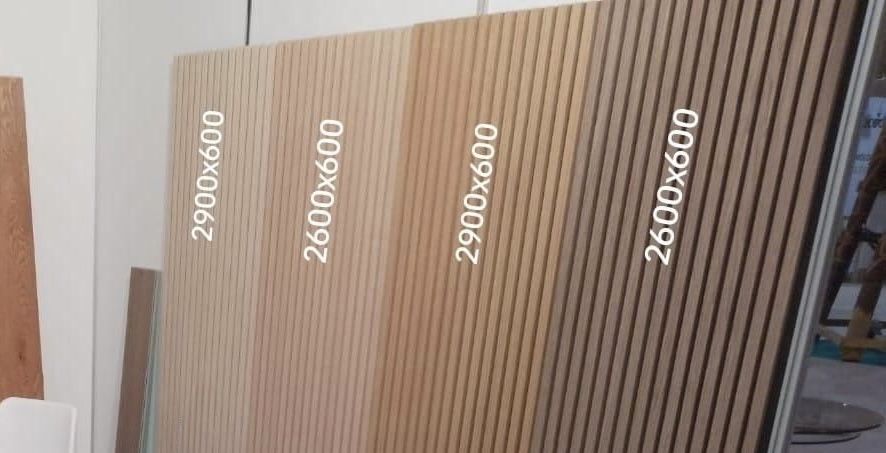 Painel ripado com isolamento acustico