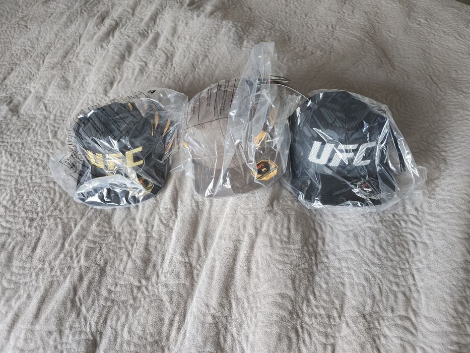 Czapeczka UFC Fusion by Venum Authentic Fight Night Hat BLACK/GOLD