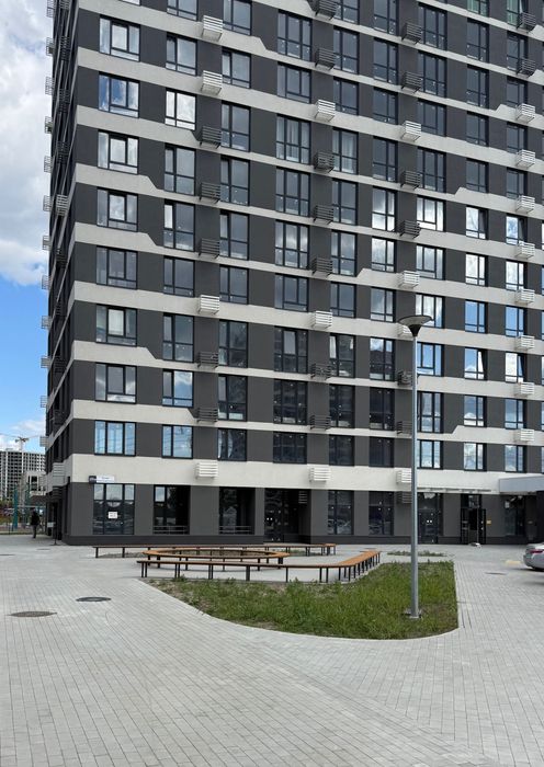 Продам приміщення 1 пов 61м2 ЖК Варшавський 3 терміново найкраща вартість 2460/м2 Будинок 10.3 зданий