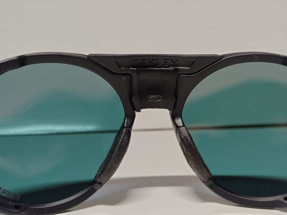 Окуляри Oakley Clifden Polarized — Максимальний захист та стиль