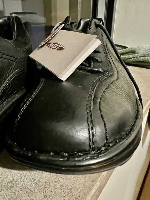 Sapatilha MBT plataforma, em couro, na cor preta. NOVA!  Tam 40/41