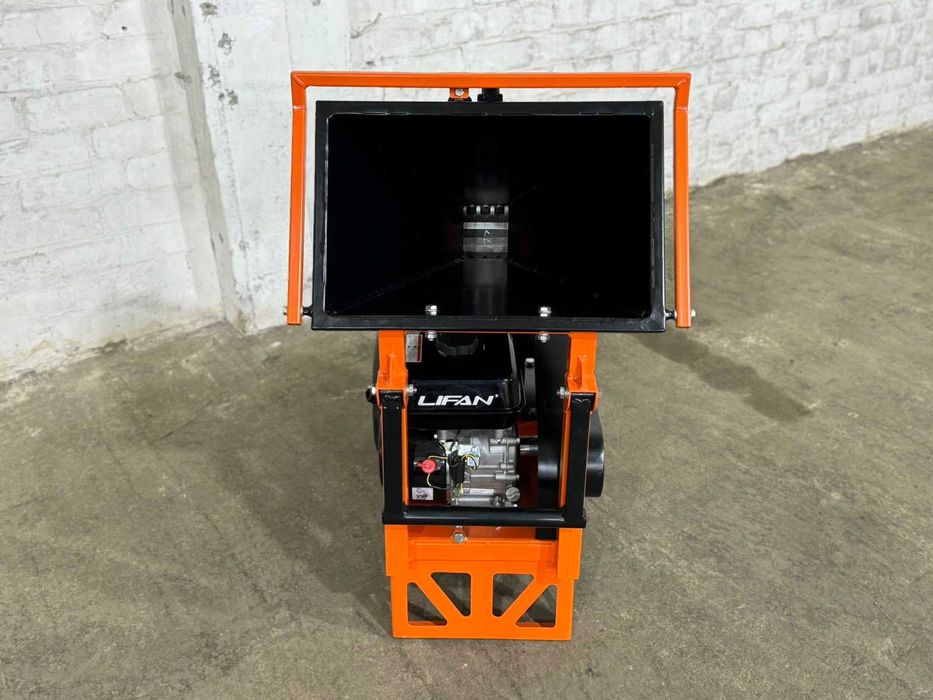 Дробилка веток,дробарка гілок ДВ60Б