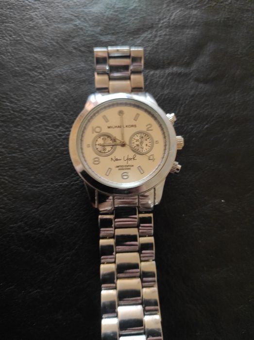 Часы Michael Kors New York  — рабочие