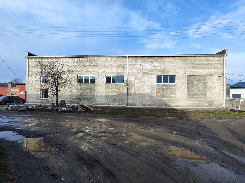 Оренда приміщення під СТО, склад з новим підйомником та  офісом