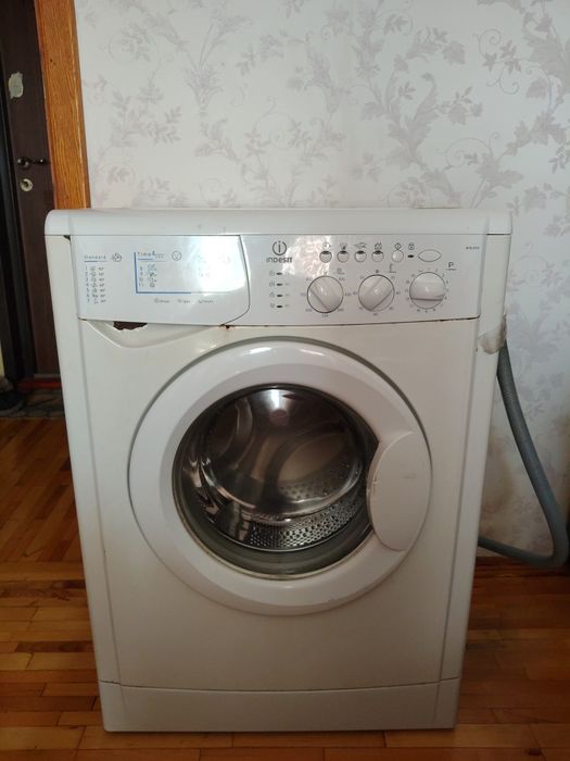 Пральна машина INDESIT WISL85X